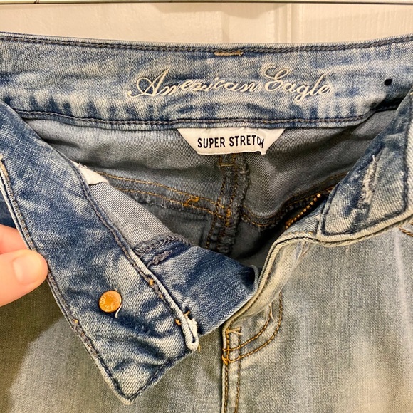 AEO Distressed light wash super stretch jegging - Picture 4 of 4